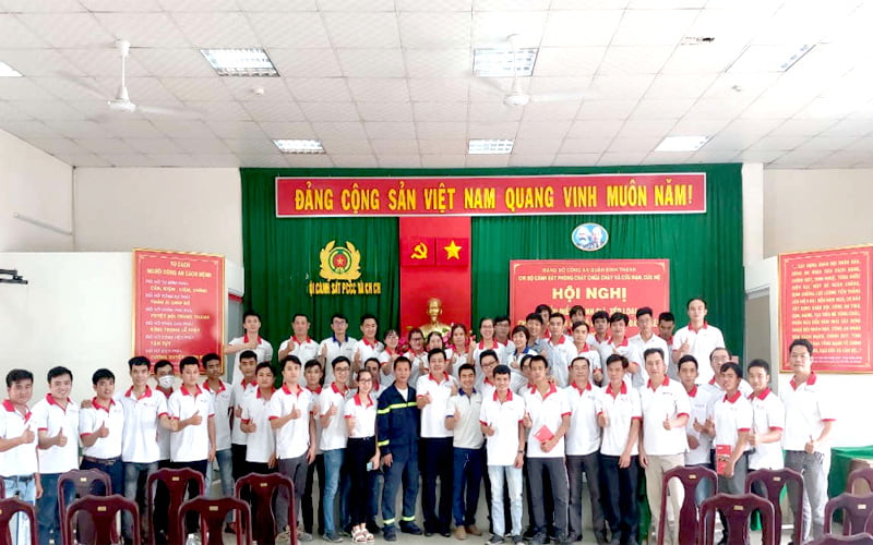 Vietcotek phối hợp với đội cảnh sát PCCC & CNCH – Công an Quận BìnhThạnh, tổ chức buổi huấn luyện nghiệp vụ PCCC và Chữa cháy cho 60 CBNV của công ty Vietcotek
